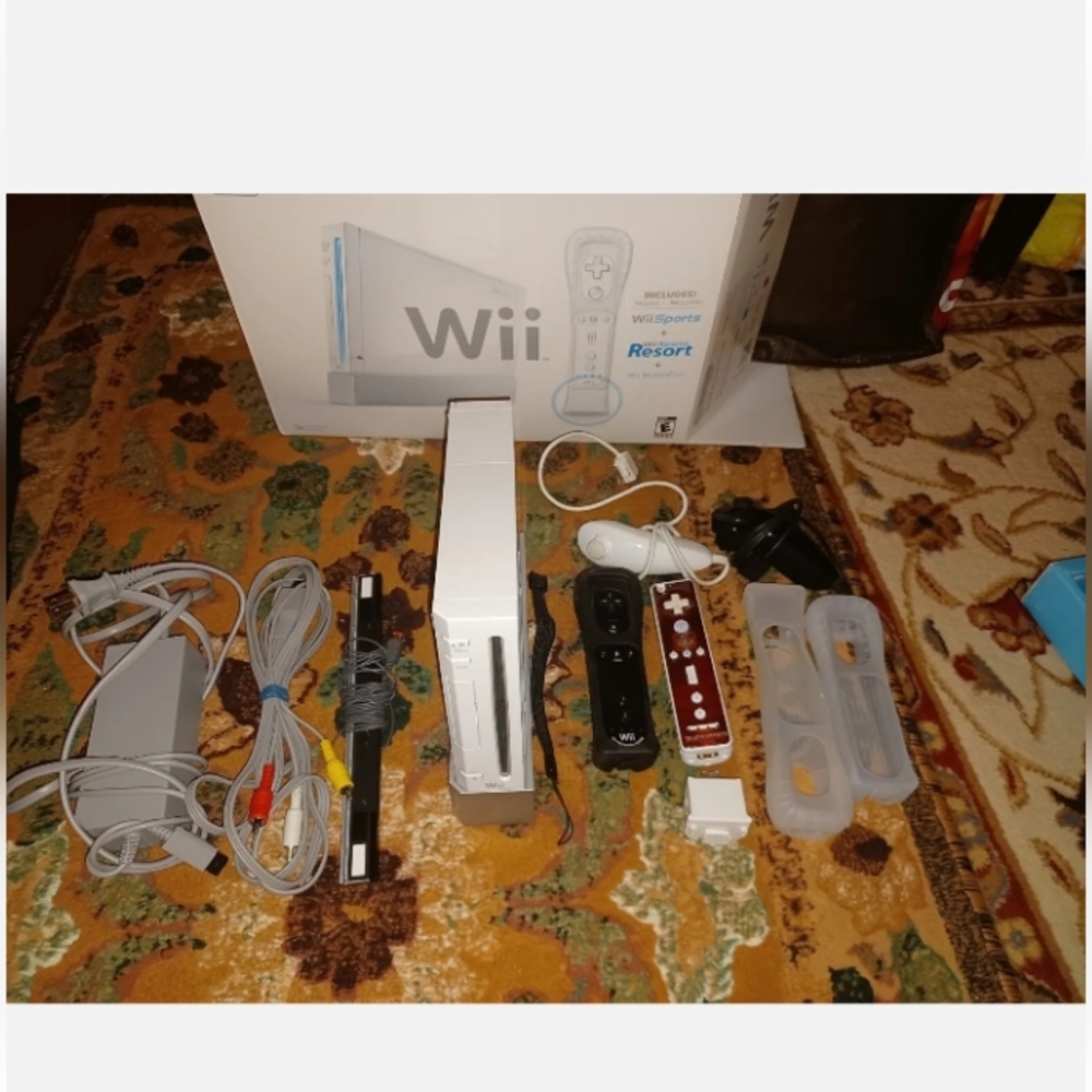 Nintendo Wii Sports Edition White Console Backwards Compatible Complete In Box